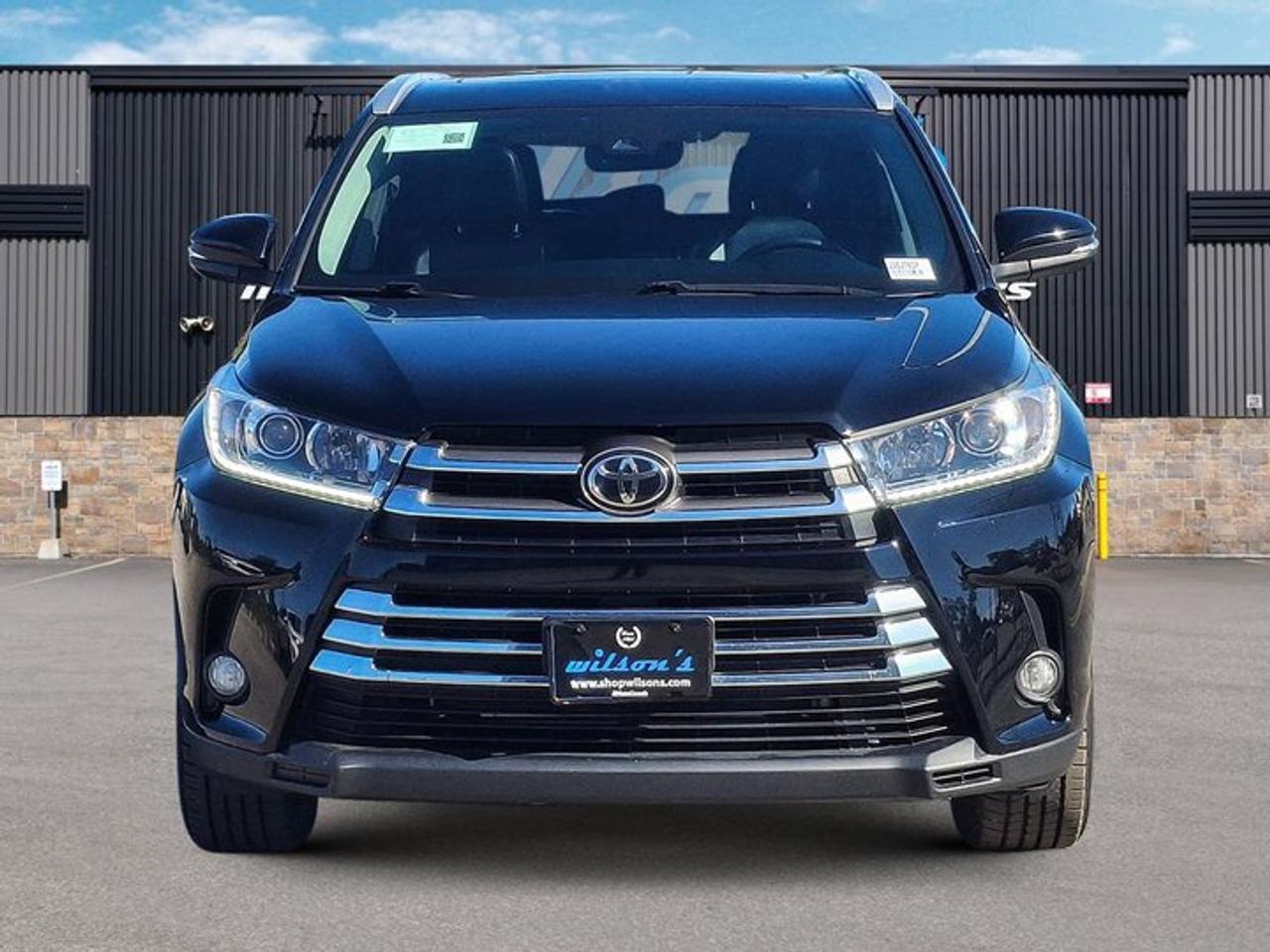 2018 Toyota Highlander XLE AWD | Leather | Sunroof |Heated Seat | BSM | Power Seat | Rear Cam and More ! Photo