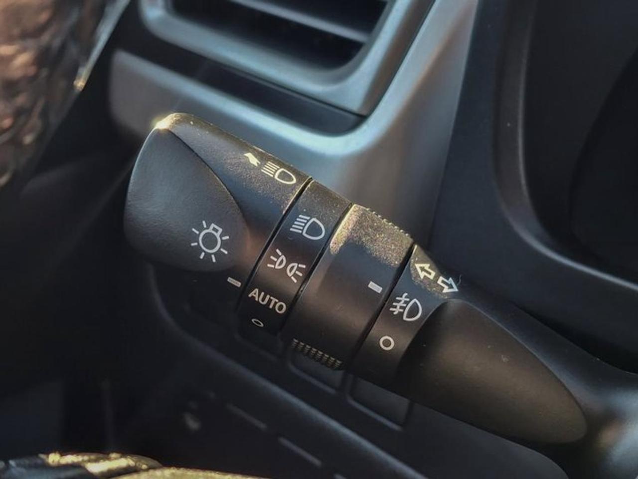 2018 Toyota Highlander XLE AWD | Leather | Sunroof |Heated Seat | BSM | Power Seat | Rear Cam and More ! Photo