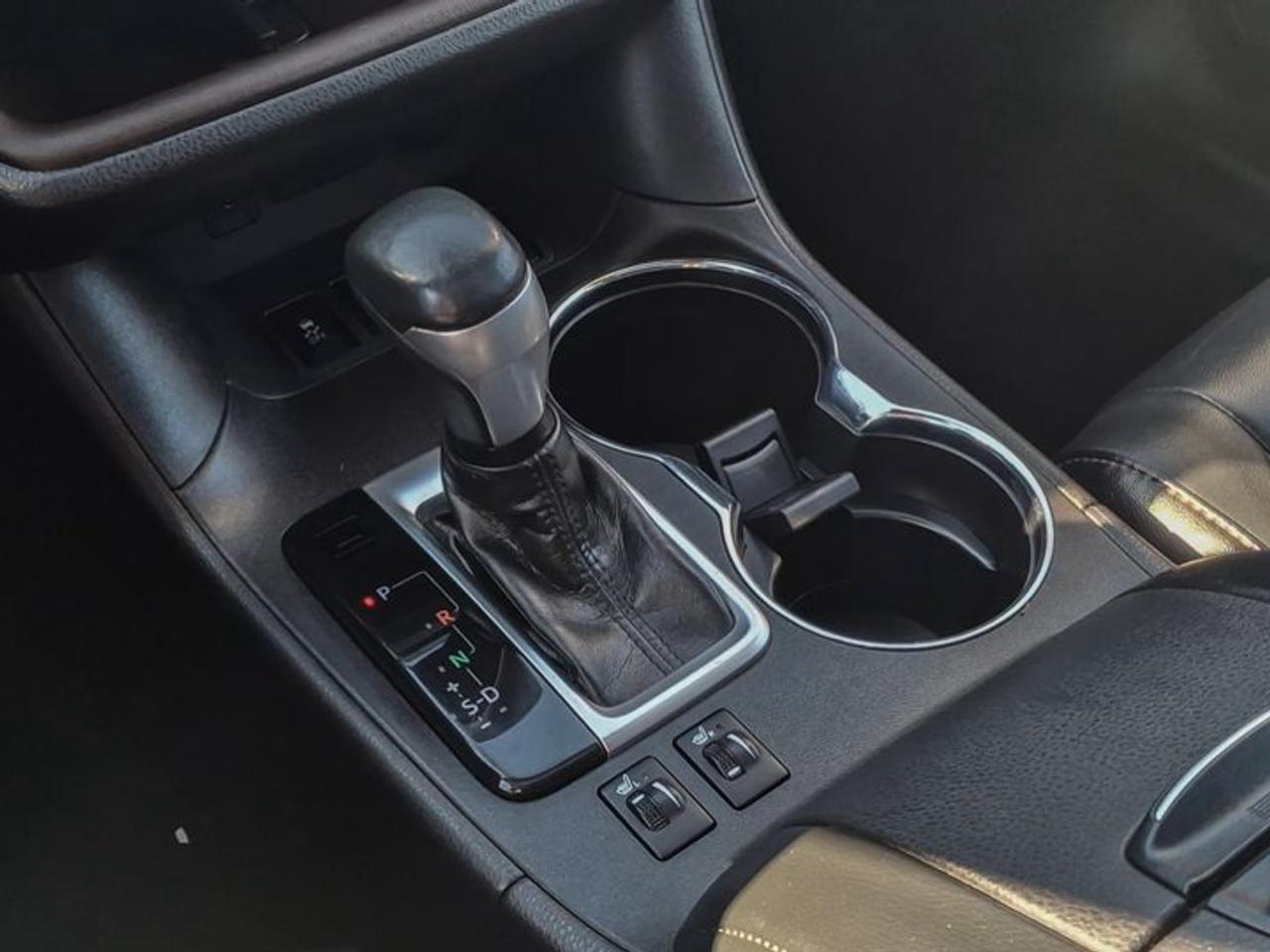 2018 Toyota Highlander XLE AWD | Leather | Sunroof |Heated Seat | BSM | Power Seat | Rear Cam and More ! Photo