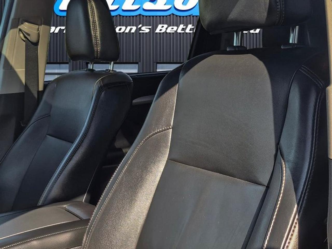 2018 Toyota Highlander XLE AWD | Leather | Sunroof |Heated Seat | BSM | Power Seat | Rear Cam and More ! Photo