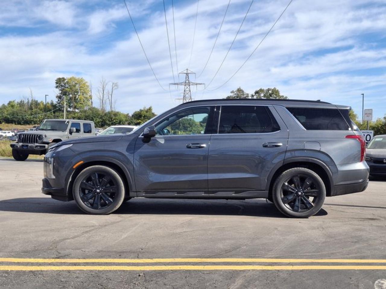 2025 Hyundai PALISADE Urban AWD | 8 Passenger | Leather | Sunroof | Heated Seats + Steering | Cooled Seats | BSM & More ! Photo5