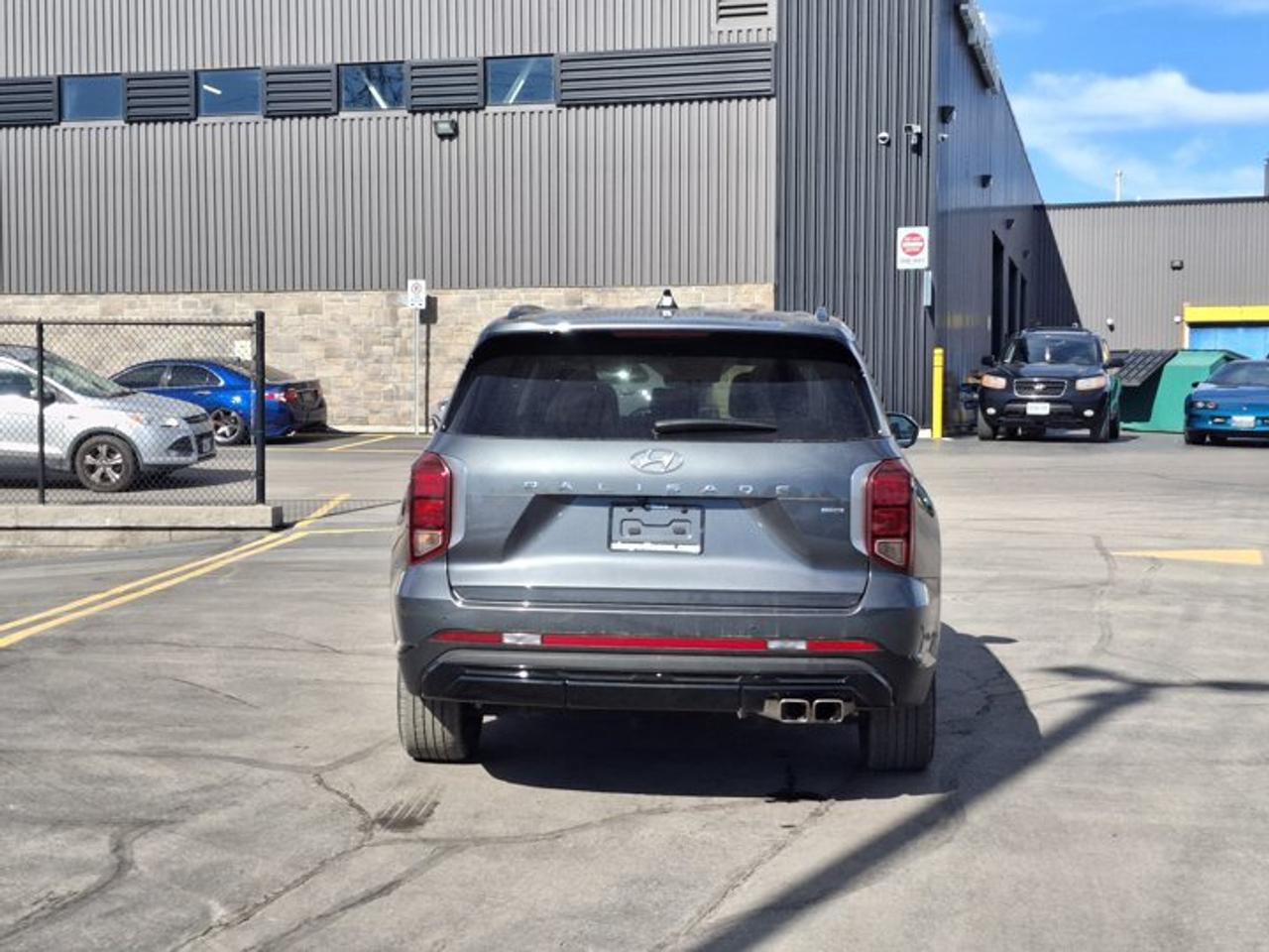 2025 Hyundai PALISADE Urban AWD | 8 Passenger | Leather | Sunroof | Heated Seats + Steering | Cooled Seats | BSM & More ! Photo
