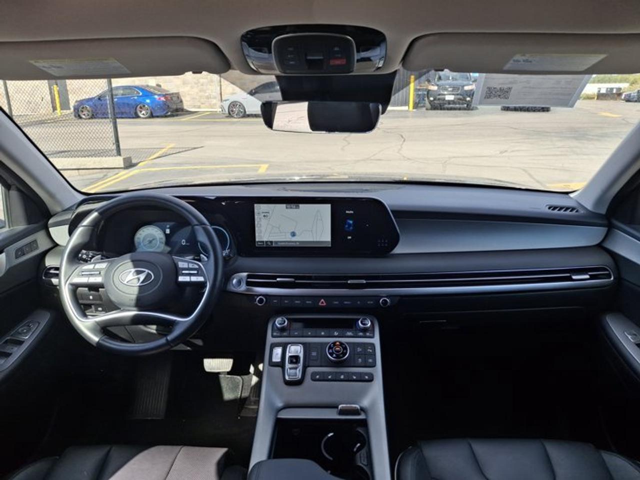 2025 Hyundai PALISADE Urban AWD | 8 Passenger | Leather | Sunroof | Heated Seats + Steering | Cooled Seats | BSM & More ! Photo