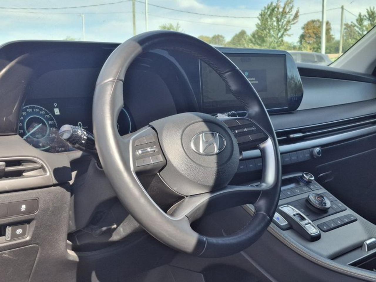2025 Hyundai PALISADE Urban AWD | 8 Passenger | Leather | Sunroof | Heated Seats + Steering | Cooled Seats | BSM and More! Photo