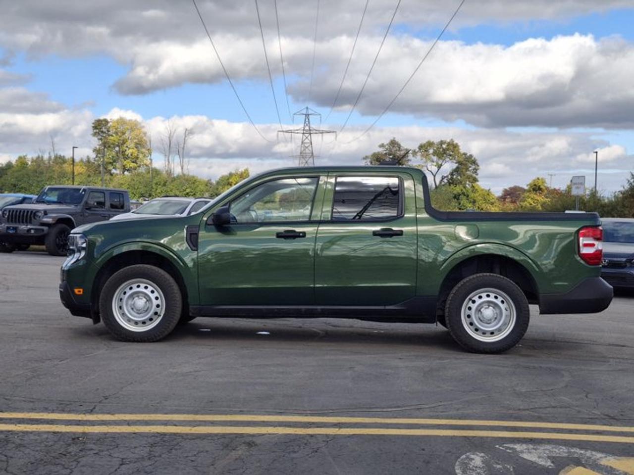 2025 Ford Maverick XL | 2K Hitch Receiver | CarPlay + Android | Cruise | Rear Camera | and More ! Photo1