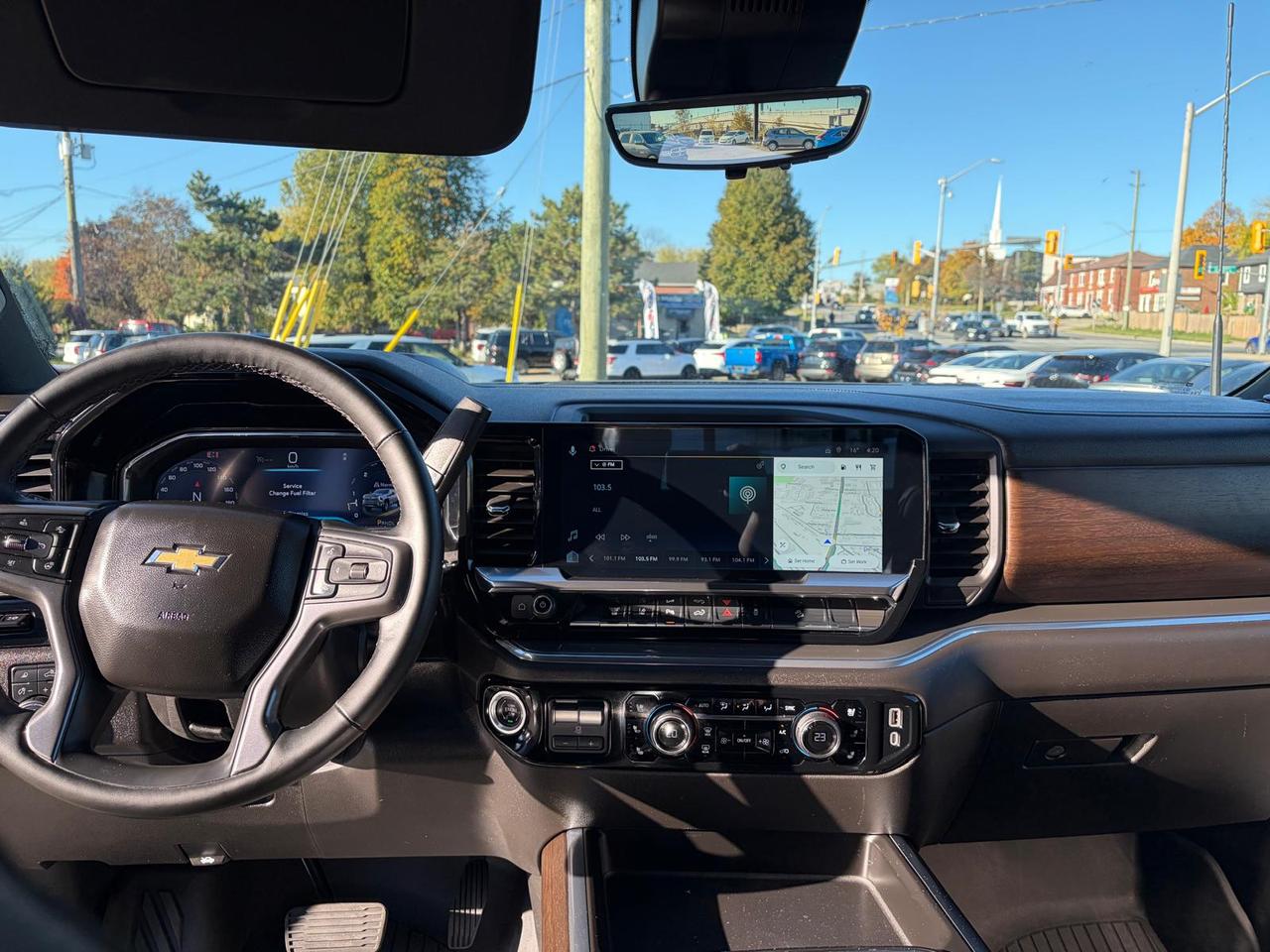 2025 Chevrolet Silverado 2500 HIGH COUNTRY / Z71 / NO ACCIDENTS / ONE OWNER Photo