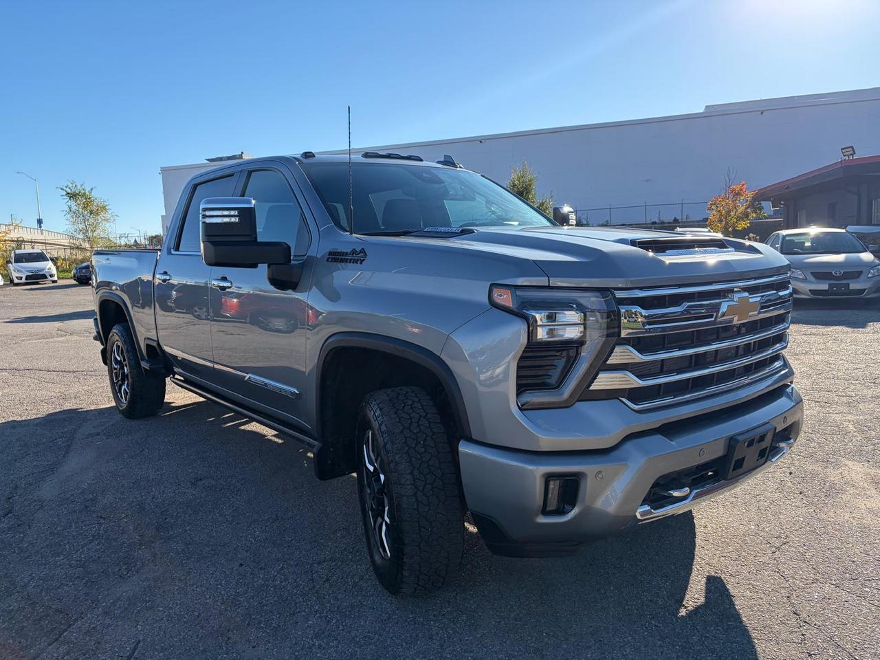 2025 Chevrolet Silverado 2500 HIGH COUNTRY / Z71 / NO ACCIDENTS / ONE OWNER Photo