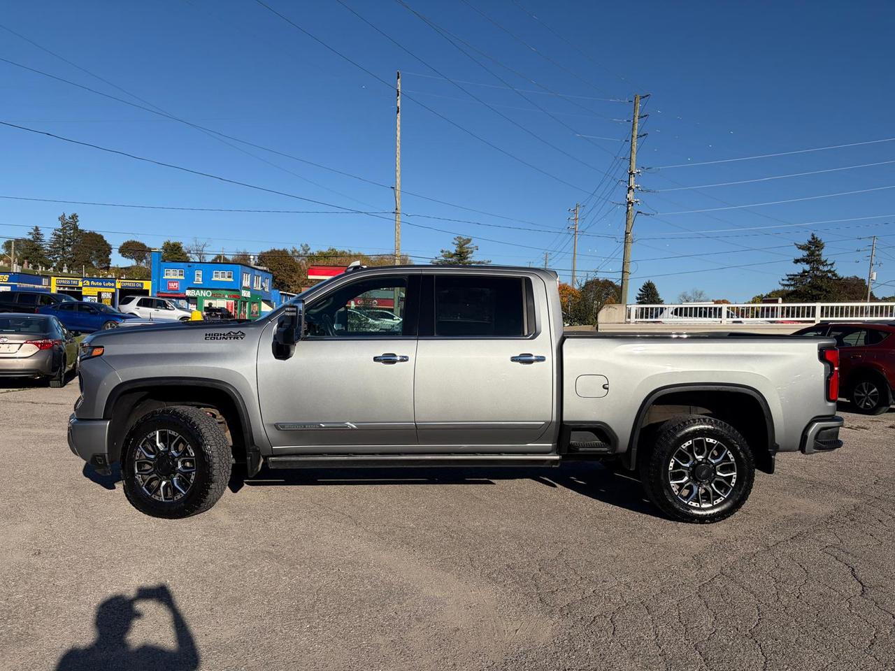 2025 Chevrolet Silverado 2500 HIGH COUNTRY / Z71 / NO ACCIDENTS / ONE OWNER Photo3