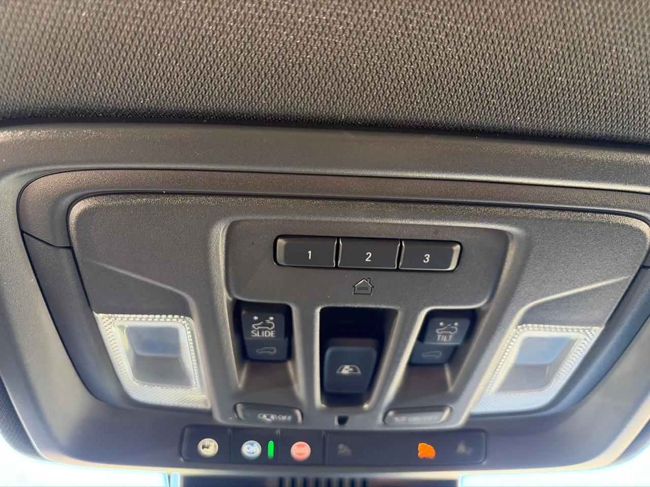 2025 Chevrolet Silverado 2500 HIGH COUNTRY / Z71 / NO ACCIDENTS / ONE OWNER Photo