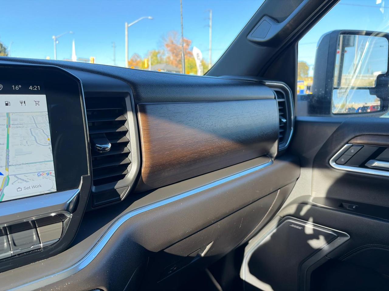 2025 Chevrolet Silverado 2500 HIGH COUNTRY / Z71 / NO ACCIDENTS / ONE OWNER Photo