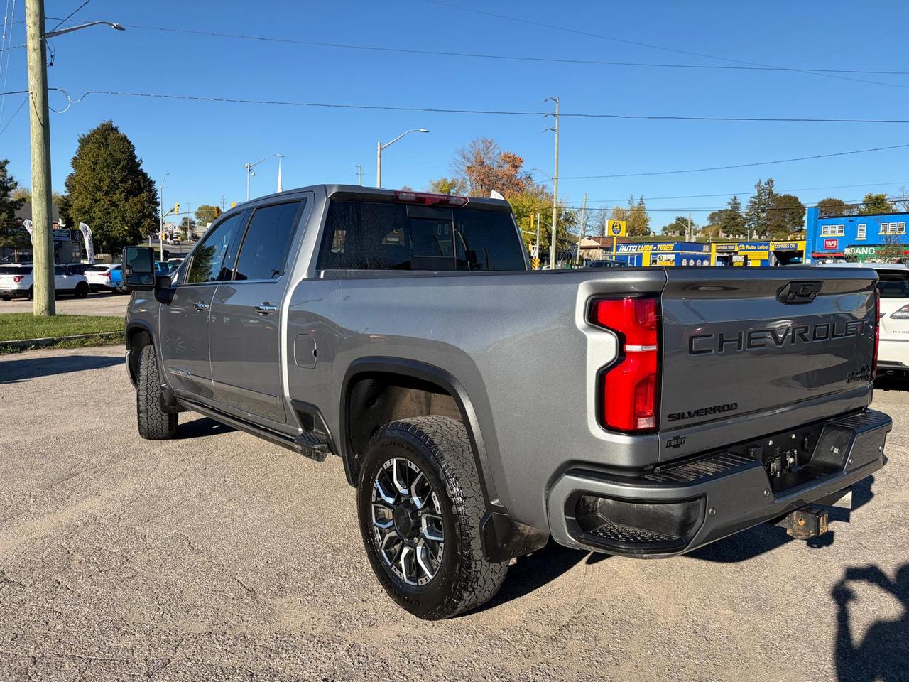2025 Chevrolet Silverado 2500 HIGH COUNTRY / Z71 / NO ACCIDENTS / ONE OWNER Photo4