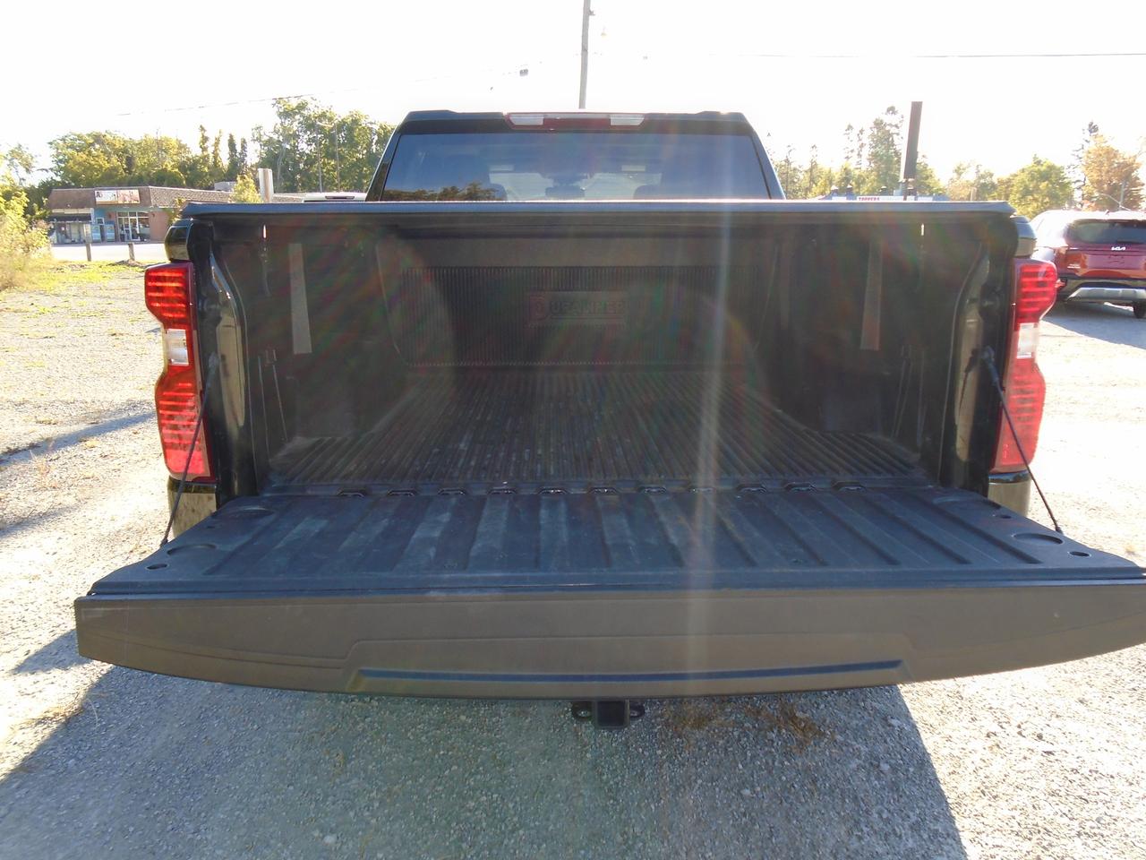 2025 Chevrolet Silverado 1500 LT CREW CAB 4X4 Photo4