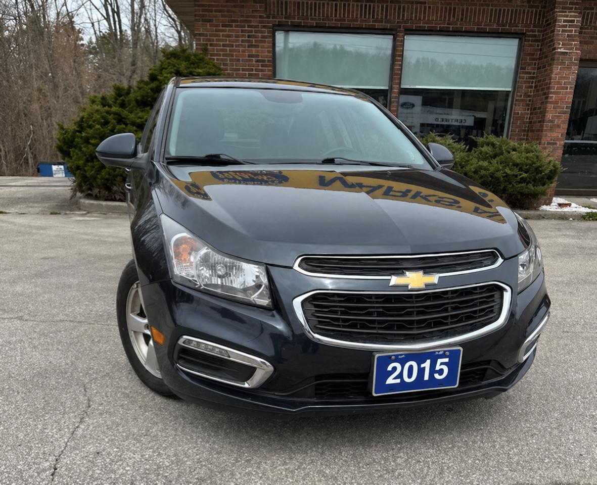 2015 Chevrolet Cruze 2LT Photo0