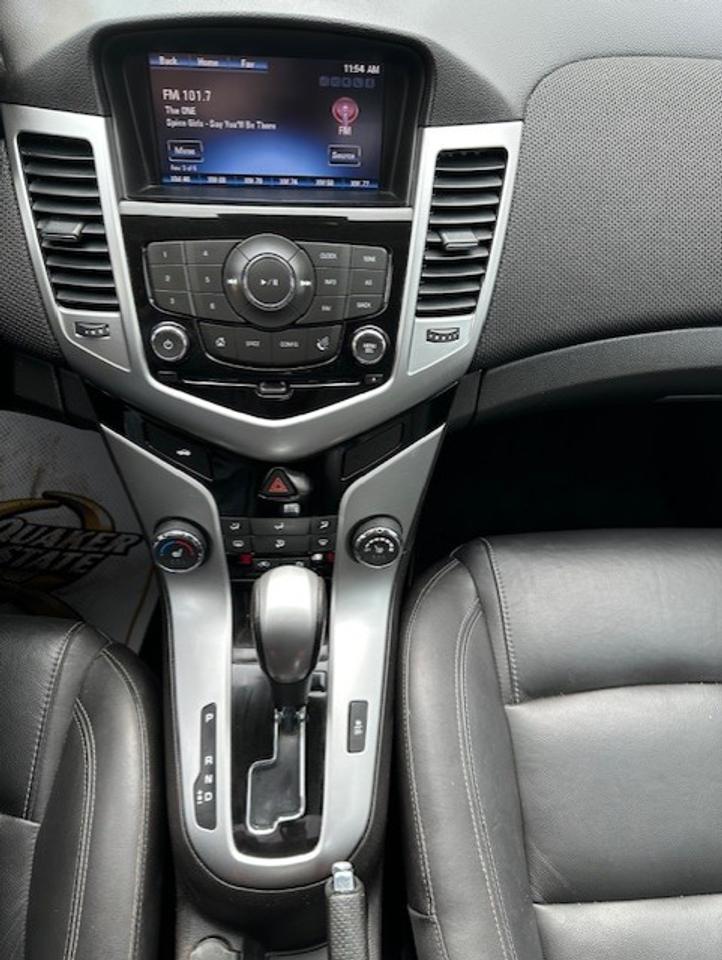 2015 Chevrolet Cruze 2LT Photo