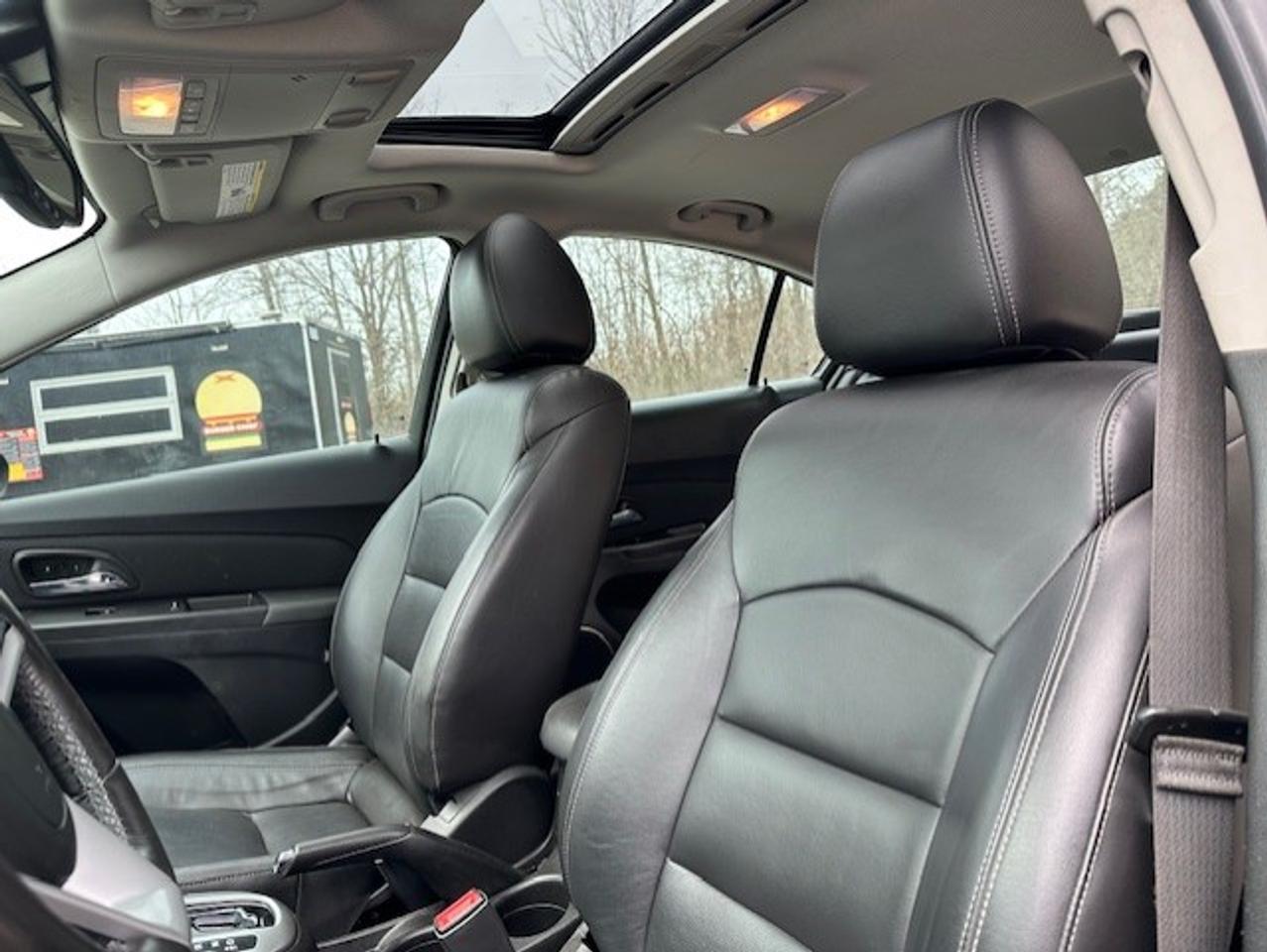 2015 Chevrolet Cruze 2LT Photo