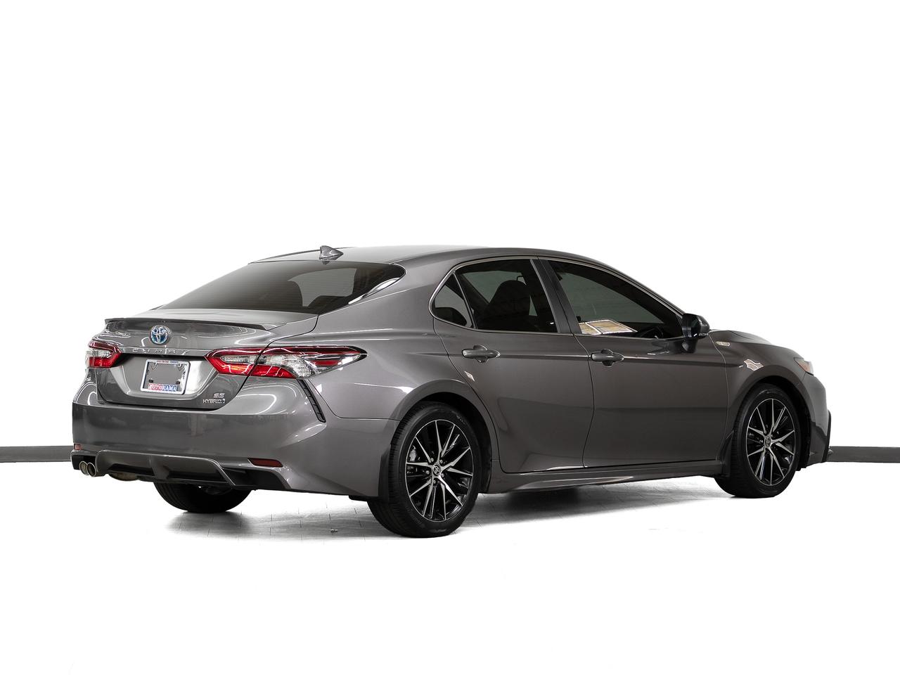 2022 Toyota Camry SE HYBRID | Leather | Heated Seats | BSM | CarPlay