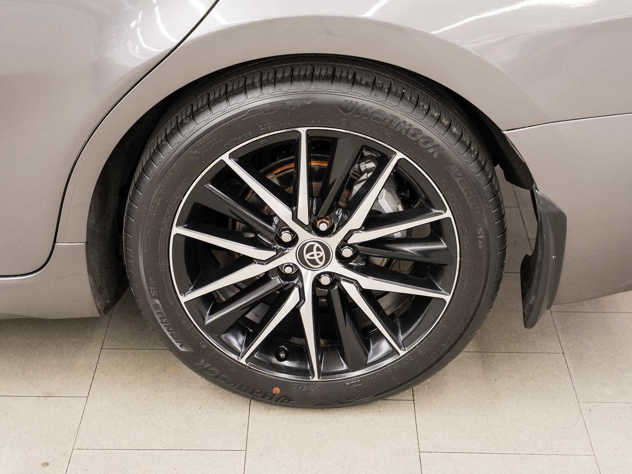 2022 Toyota Camry SE HYBRID | Leather | Heated Seats | BSM | CarPlay Photo