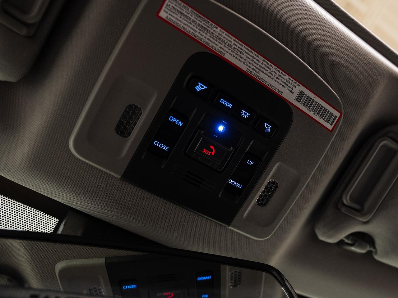 2022 Toyota Camry SE HYBRID | Leather | Heated Seats | BSM | CarPlay