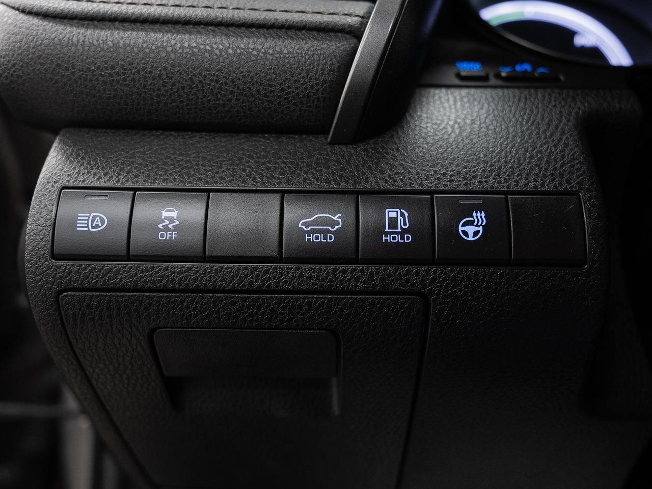 2022 Toyota Camry SE HYBRID | Leather | Heated Seats | BSM | CarPlay Photo