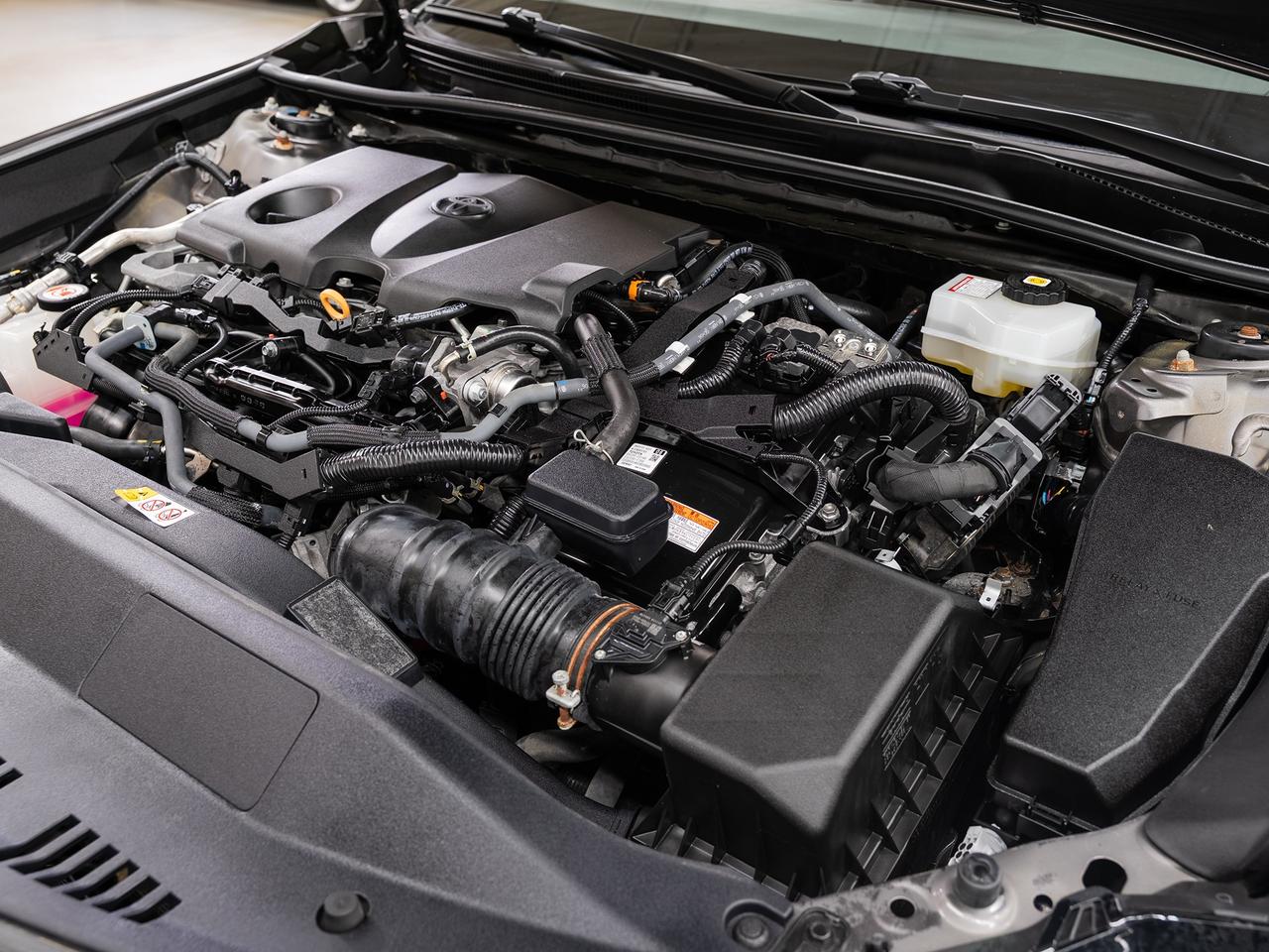 2022 Toyota Camry SE HYBRID | Leather | Heated Seats | BSM | CarPlay Photo