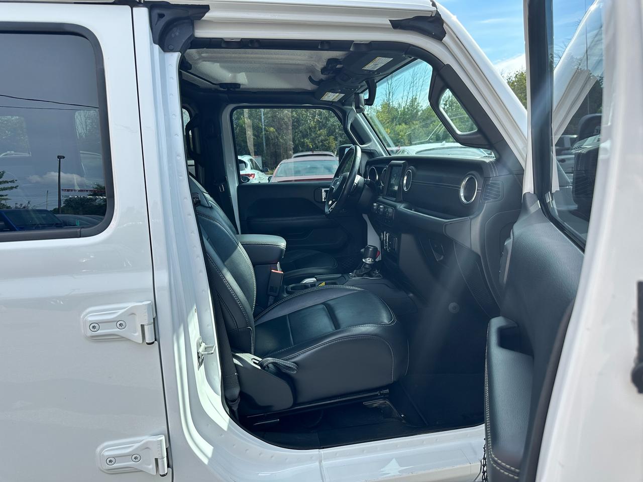 2019 Jeep Wrangler Sahara4X4 3.6L HTD-Leather NAV XM Alpine A/C RvCam Photo