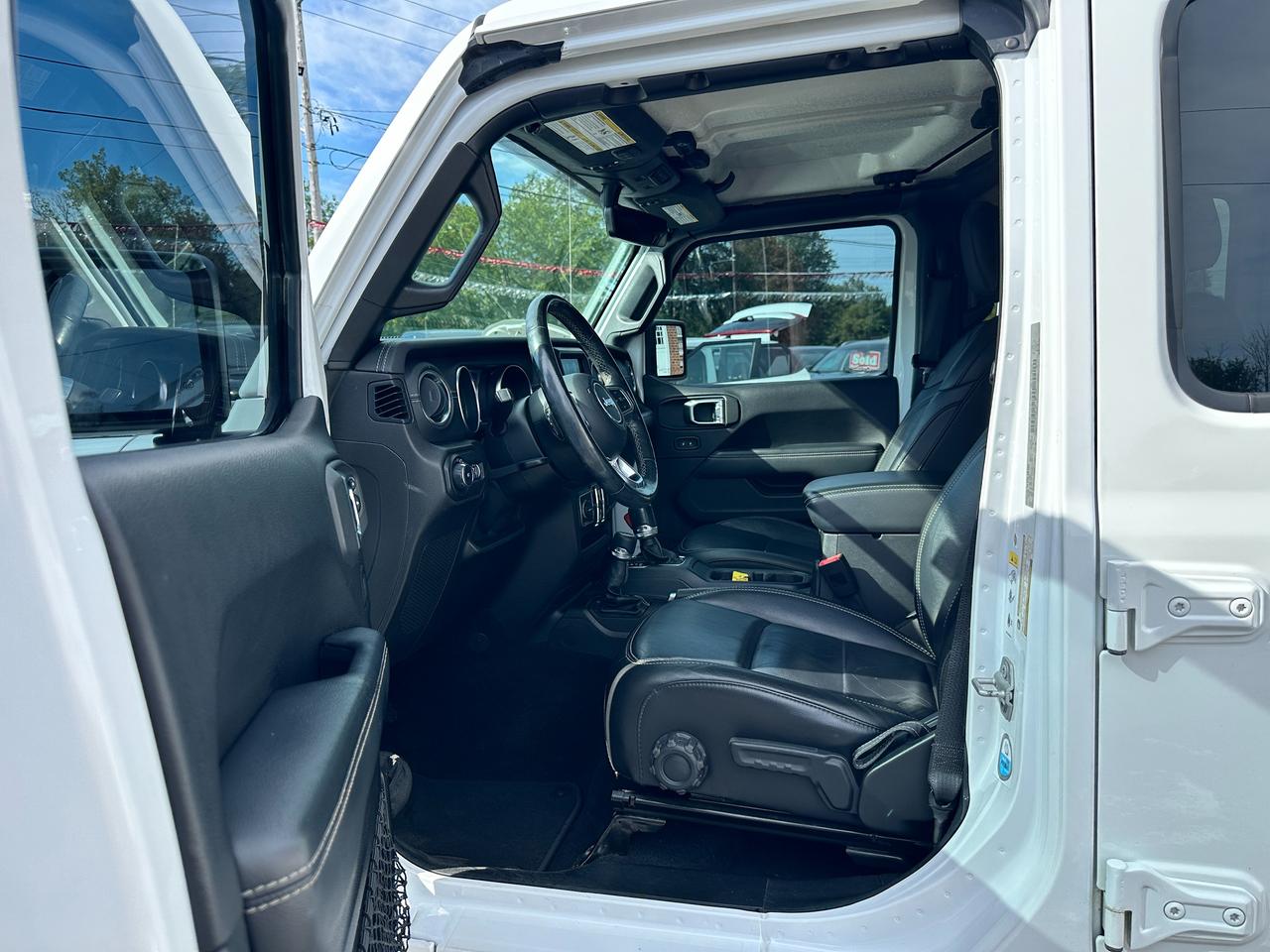 2019 Jeep Wrangler Sahara4X4 3.6L HTD-Leather NAV XM Alpine A/C RvCam Photo