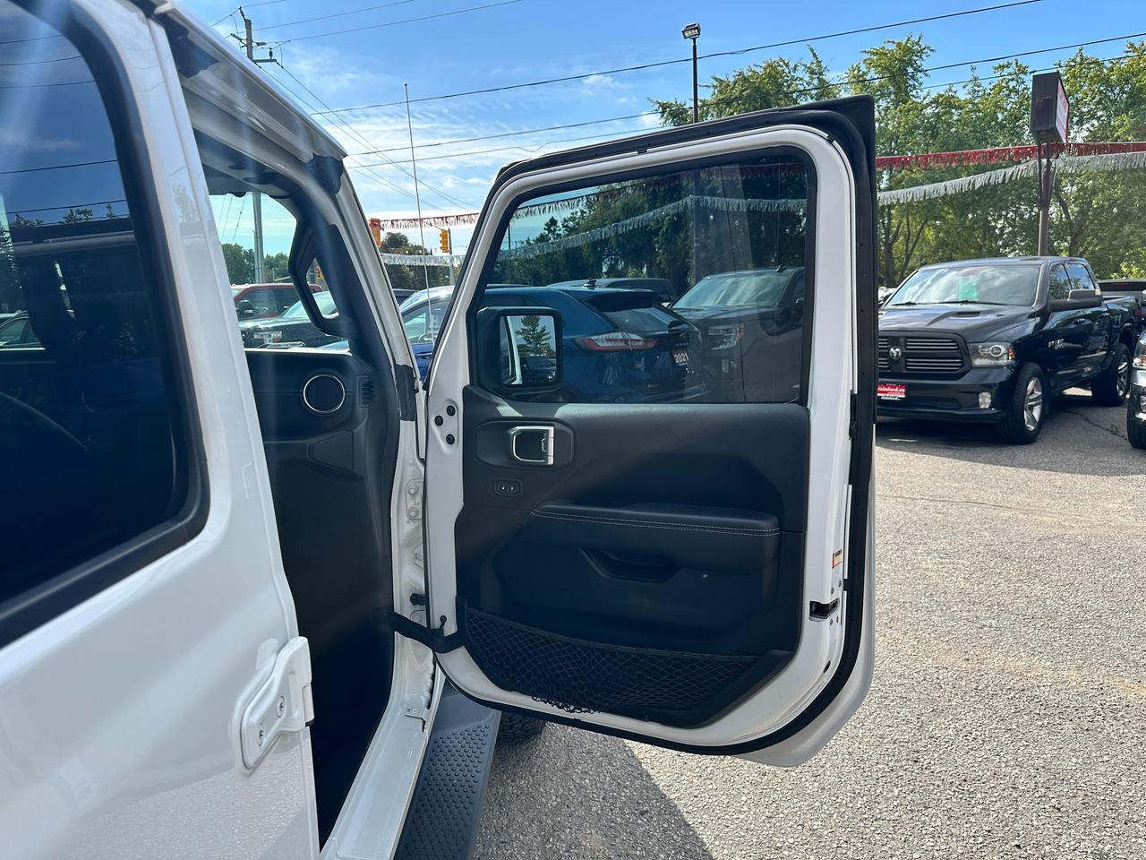 2019 Jeep Wrangler Sahara4X4 3.6L HTD-Leather NAV XM Alpine A/C RvCam Photo
