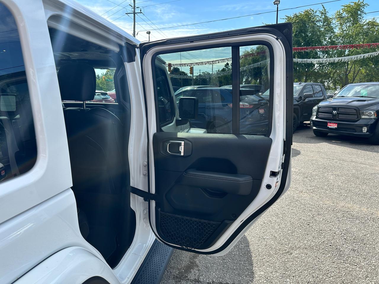2019 Jeep Wrangler Sahara4X4 3.6L HTD-Leather NAV XM Alpine A/C RvCam Photo