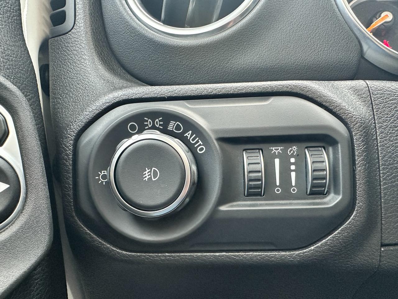 2019 Jeep Wrangler Sahara4X4 3.6L HTD-Leather NAV XM Alpine A/C RvCam Photo