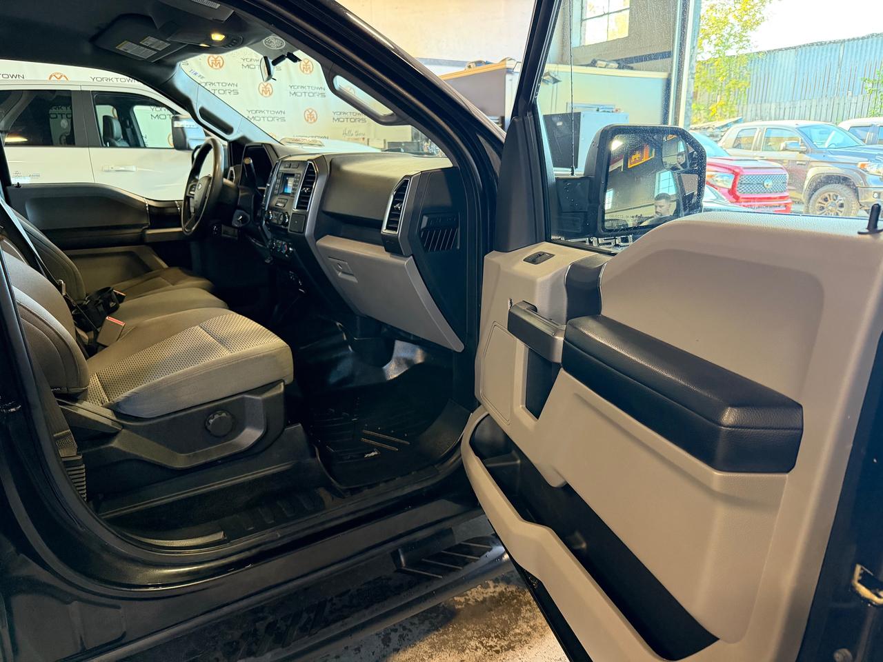 2015 Ford F-150 XLT 4X4 | NEW TIRES | 6 PASSENGER Photo