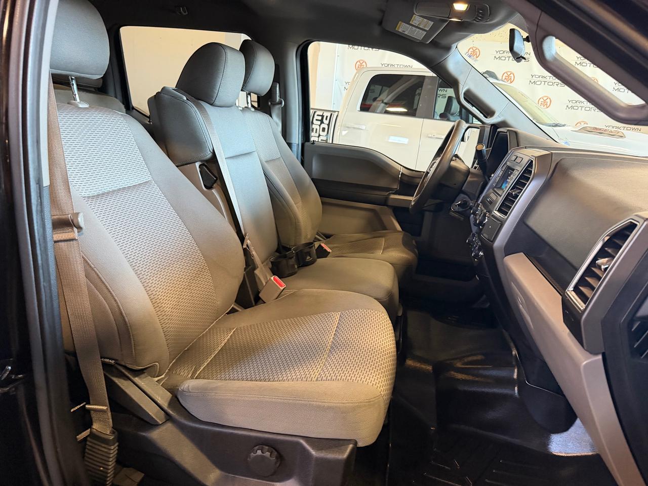 2015 Ford F-150 XLT 4X4 | NEW TIRES | 6 PASSENGER Photo
