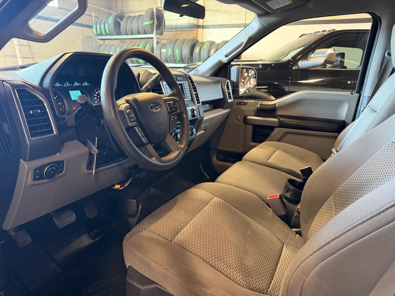 2015 Ford F-150 XLT 4X4 | NEW TIRES | 6 PASSENGER Photo