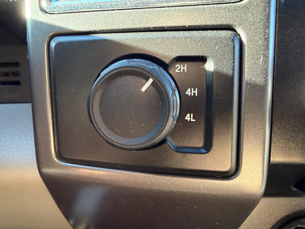 2015 Ford F-150 XLT 4X4 | NEW TIRES | 6 PASSENGER Photo
