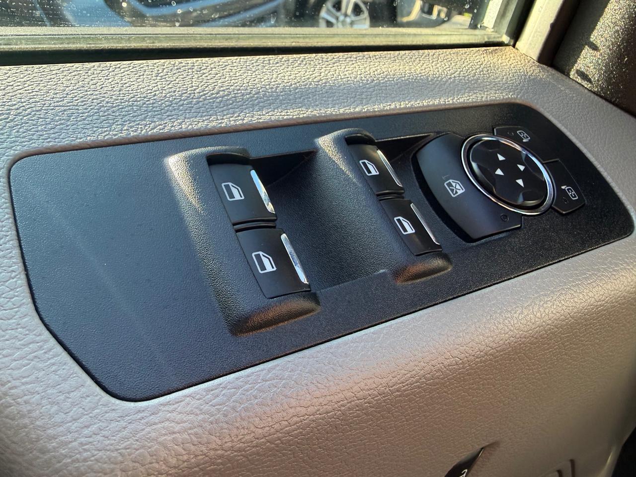 2015 Ford F-150 XLT 4X4 | NEW TIRES | 6 PASSENGER Photo