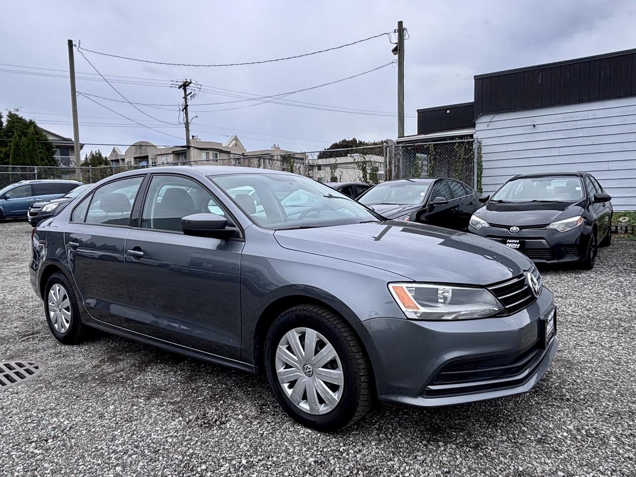2017 Volkswagen Jetta FINANCING AVAILABLE Photo3