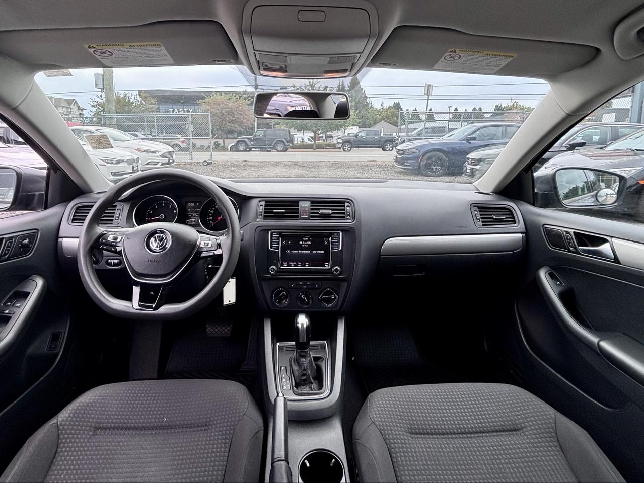 2017 Volkswagen Jetta FINANCING AVAILABLE Photo10