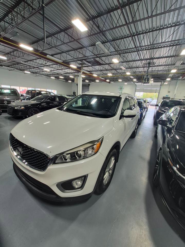 2018 Kia Sedona LX - Photo #1