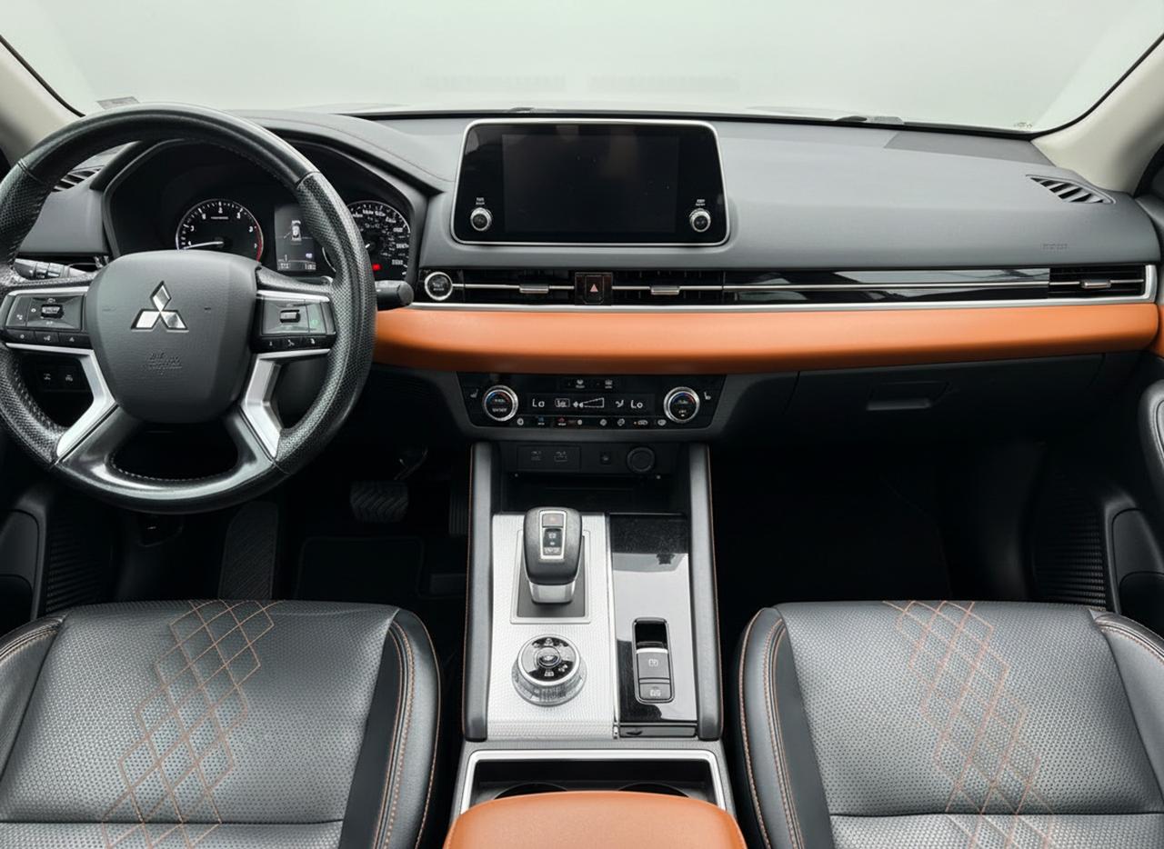 2022 Mitsubishi Outlander GT S-AWC Photo