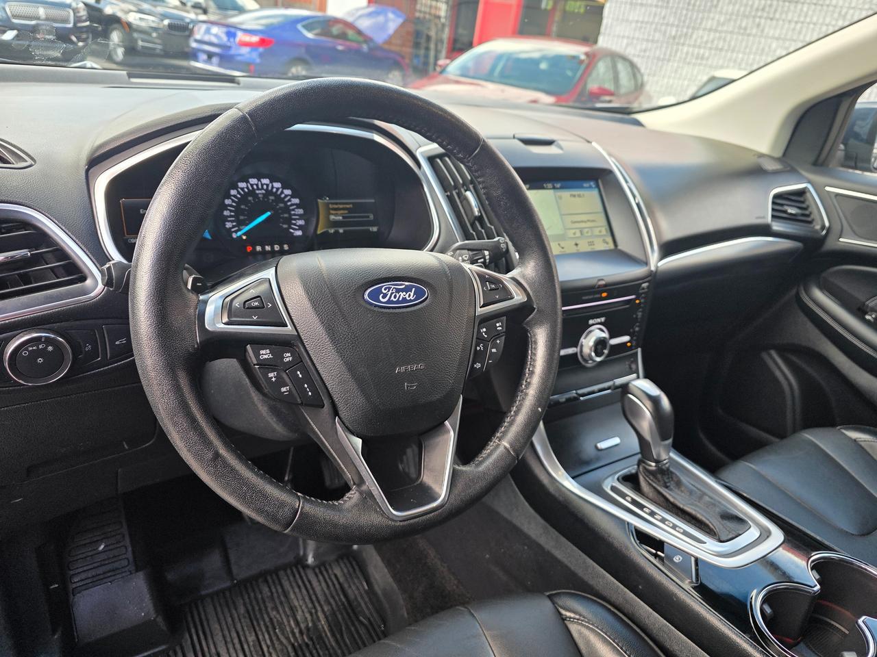 2018 Ford Edge Titanium AWD Photo