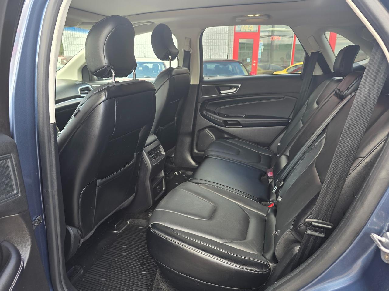 2018 Ford Edge Titanium AWD Photo