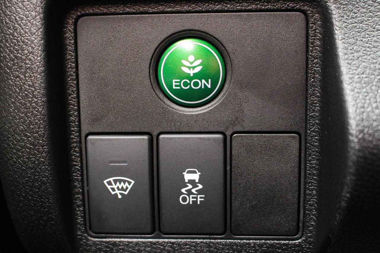 2016 Honda HR-V EX HEATED SEATS - CLOTH UPHOLSTERY - REARVIEW CAMERA - CD PLAYER Photo