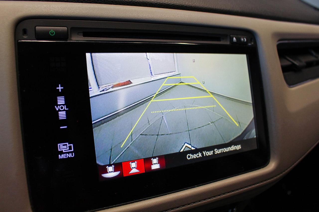 2016 Honda HR-V EX HEATED SEATS - CLOTH UPHOLSTERY - REARVIEW CAMERA - CD PLAYER Photo