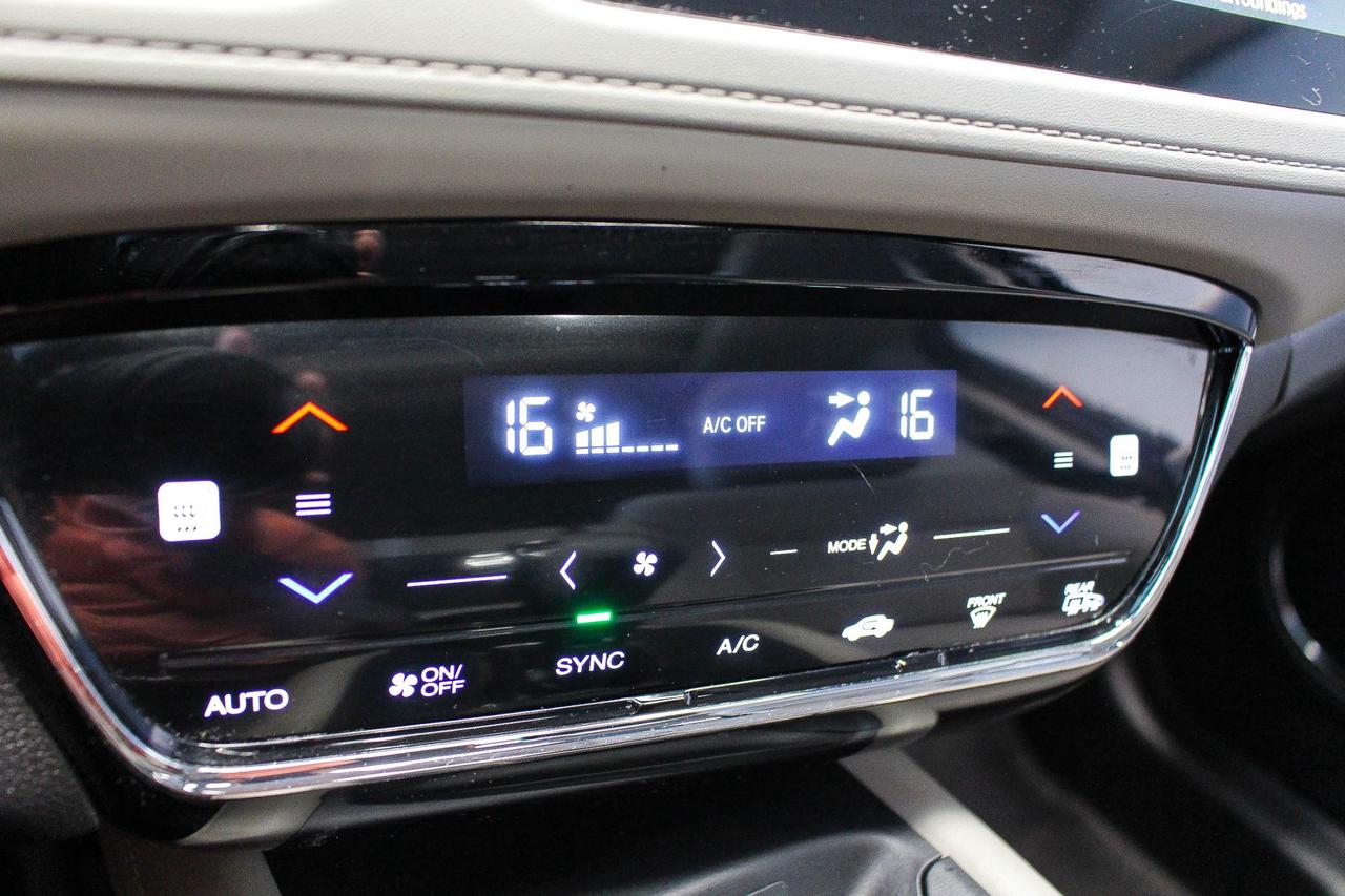 2016 Honda HR-V EX HEATED SEATS - CLOTH UPHOLSTERY - REARVIEW CAMERA - CD PLAYER Photo