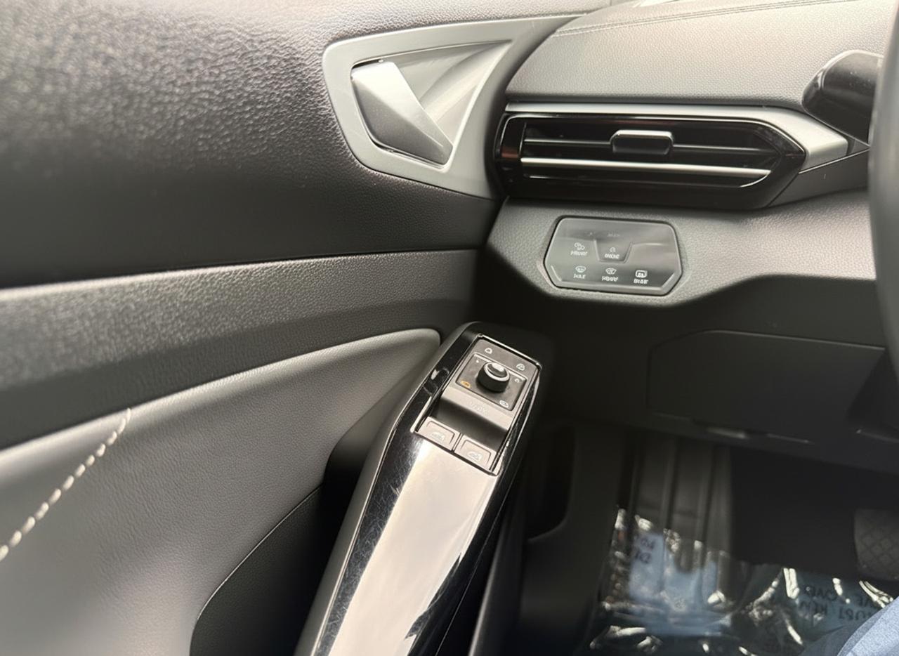 2023 Volkswagen ID.4 Pro RWD w/SK On Battery Photo