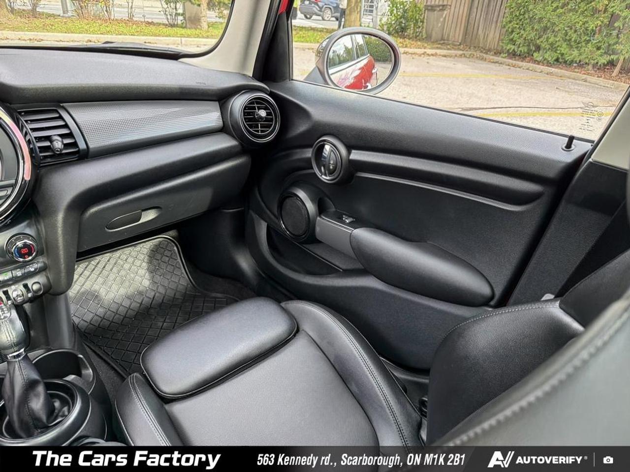 2018 MINI Cooper 5 Door - Only 048,333KM No Accident Like New! Photo