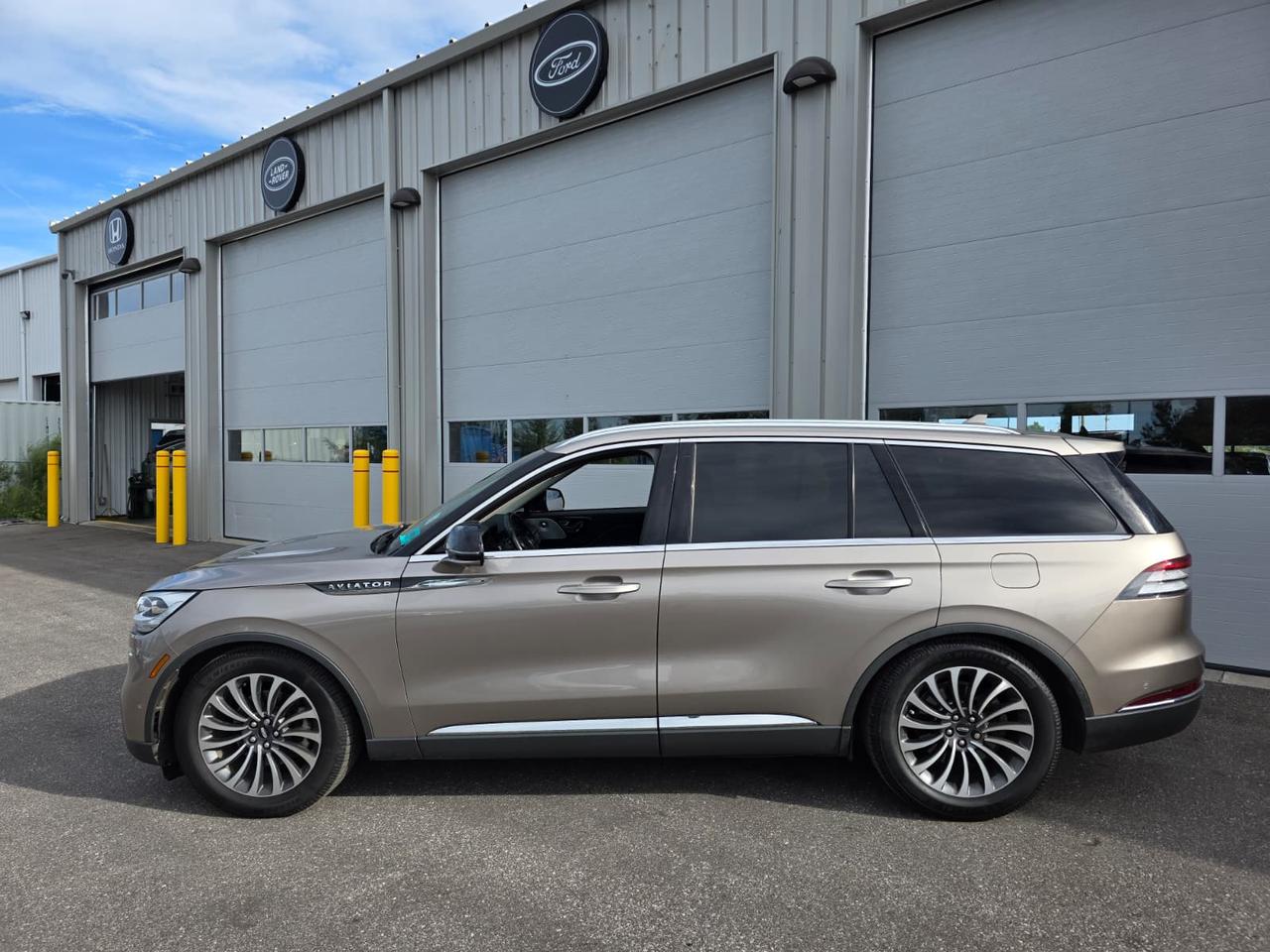 2020 Lincoln Aviator Reserve AWD - PANO|NAVI|CAMERA|BLINDSPOT|LANEKEEP Photo2