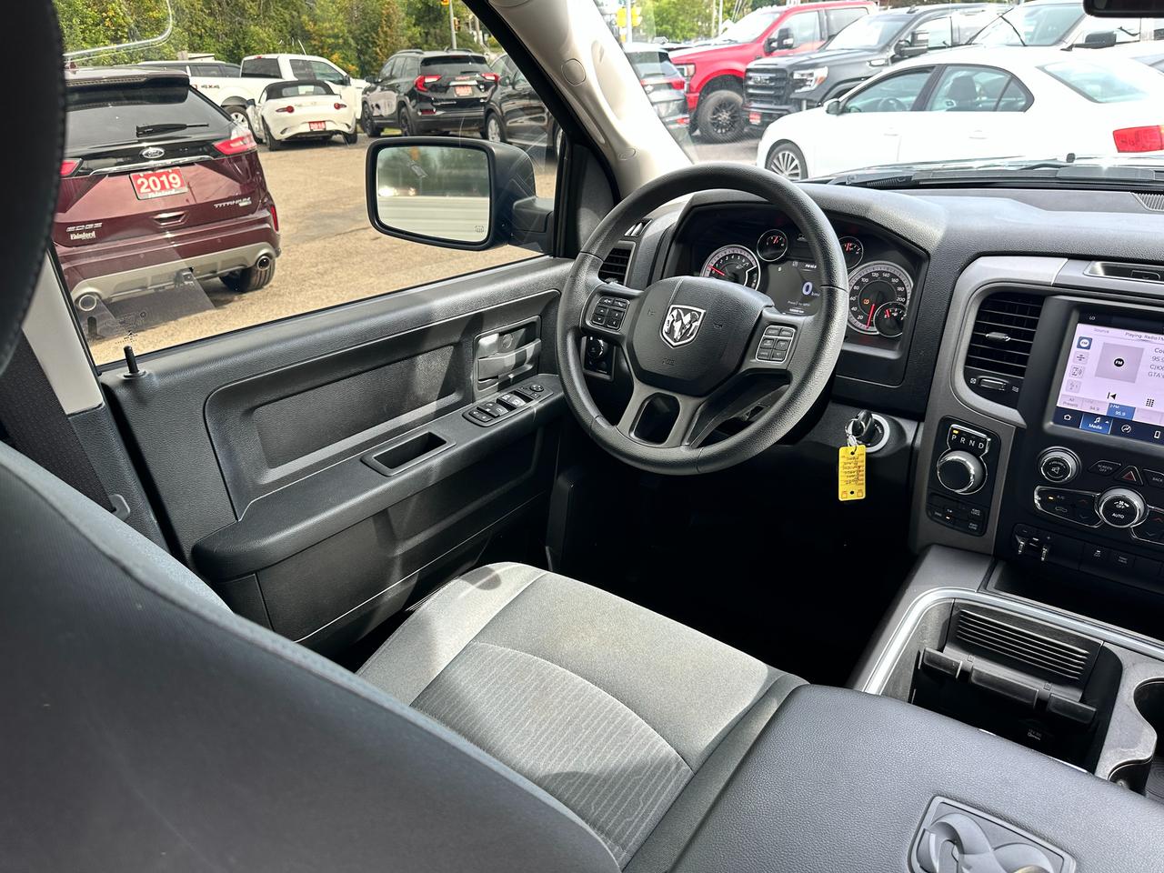 2022 RAM 1500 Classic Express4X4 Crew 5.7L HTD-Cloth FM/XM BackupCam A/C Photo