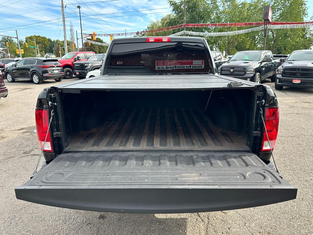 2022 RAM 1500 Classic Express4X4 Crew 5.7L HTD-Cloth FM/XM BackupCam A/C Photo
