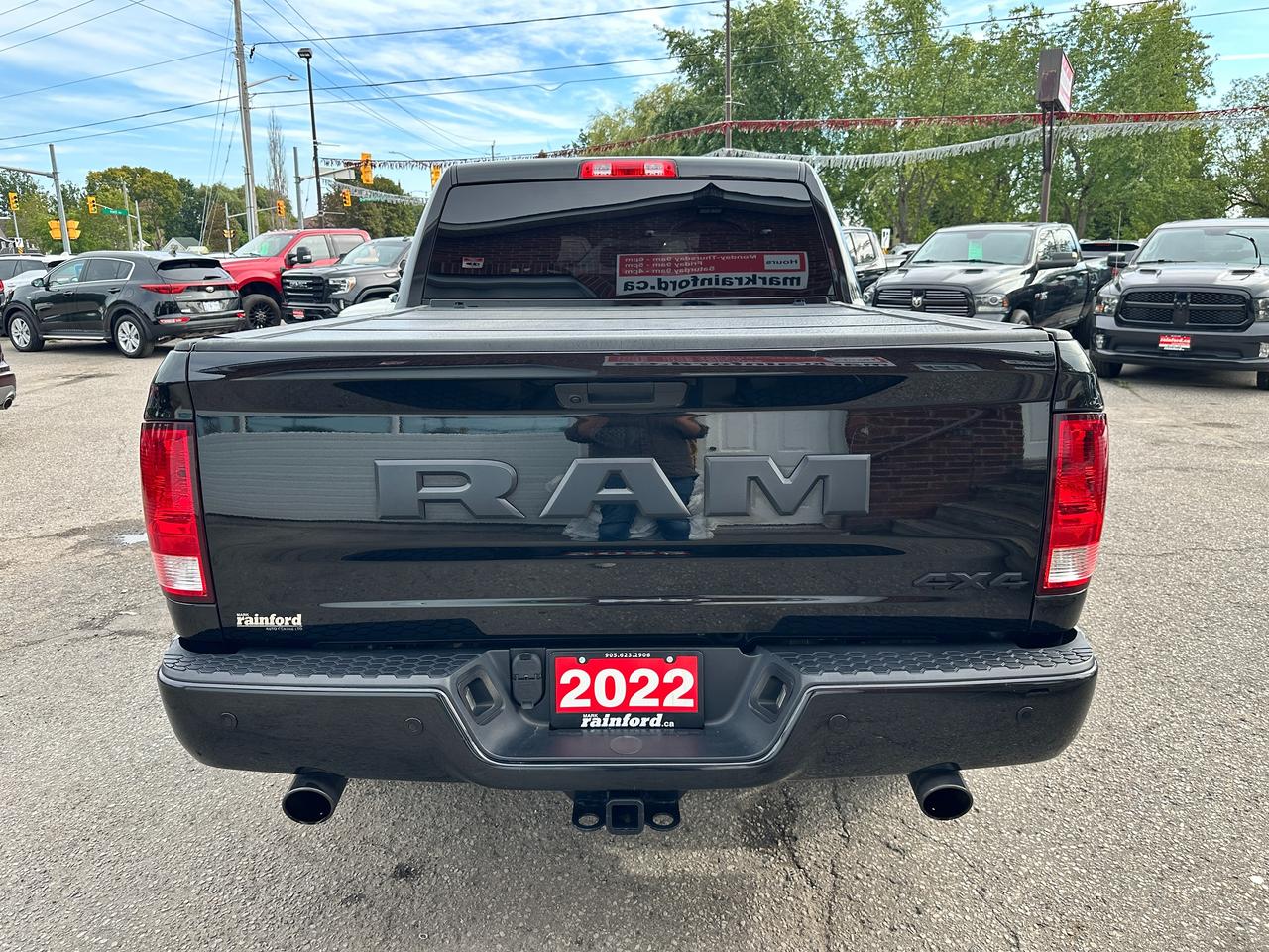 2022 RAM 1500 Classic Express4X4 Crew 5.7L HTD-Cloth FM/XM BackupCam A/C Photo