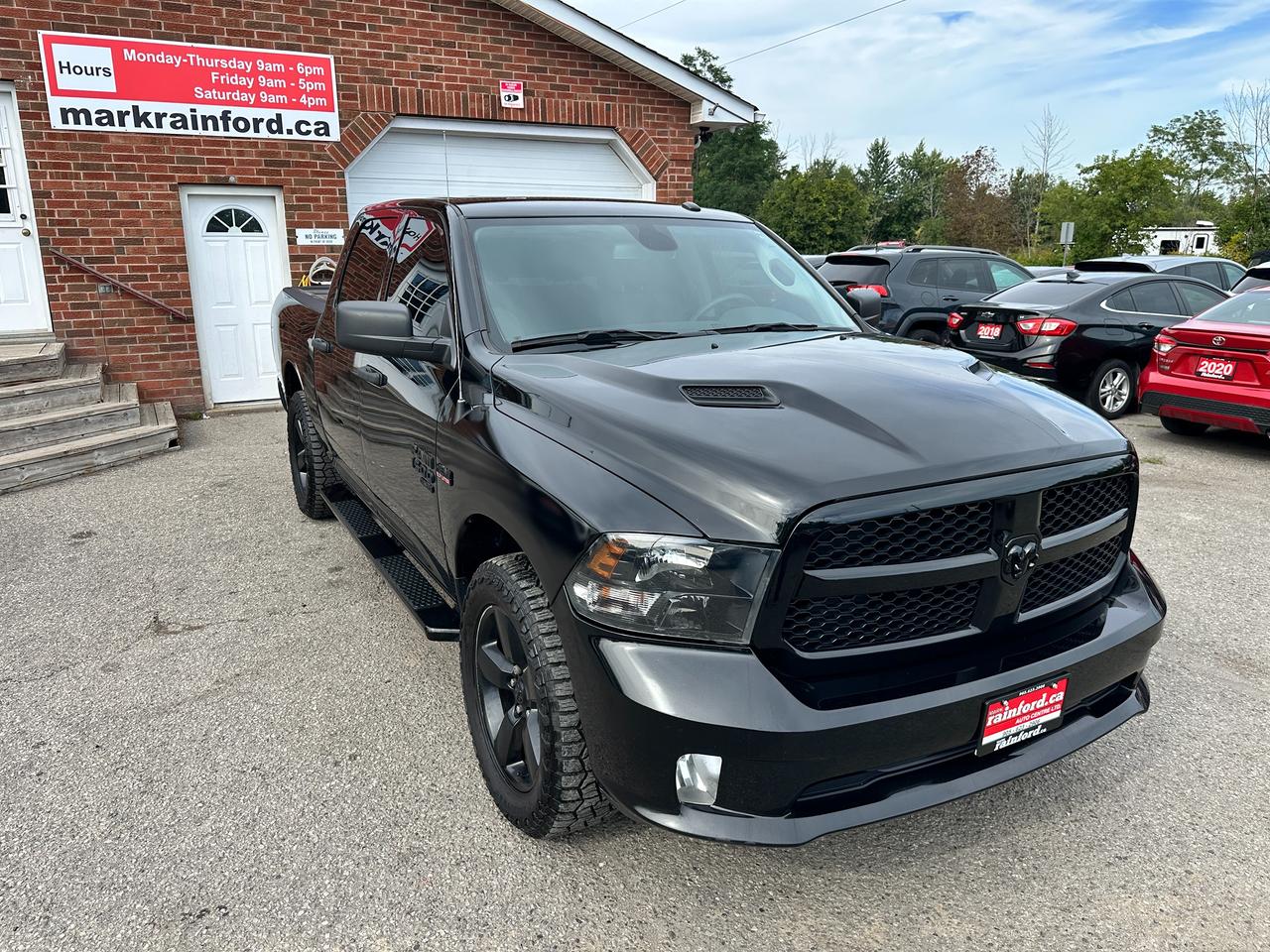 2022 RAM 1500 Classic Express4X4 Crew 5.7L HTD-Cloth FM/XM BackupCam A/C Photo